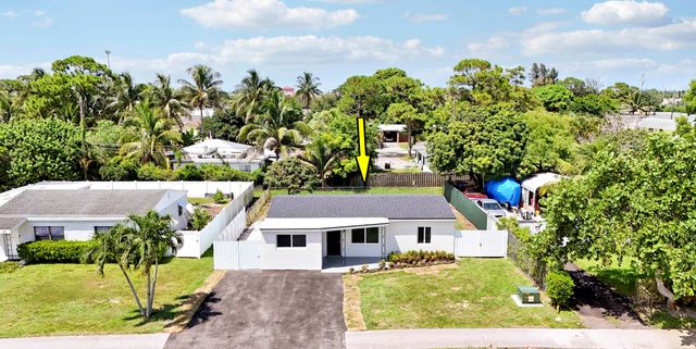 4785 Clinton Boulevard, Lake Worth, FL 33463