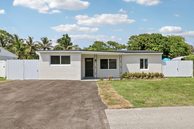 4785 Clinton Boulevard, Lake Worth, FL 33463