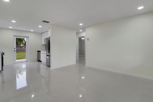 4785 Clinton Boulevard, Lake Worth, FL 33463