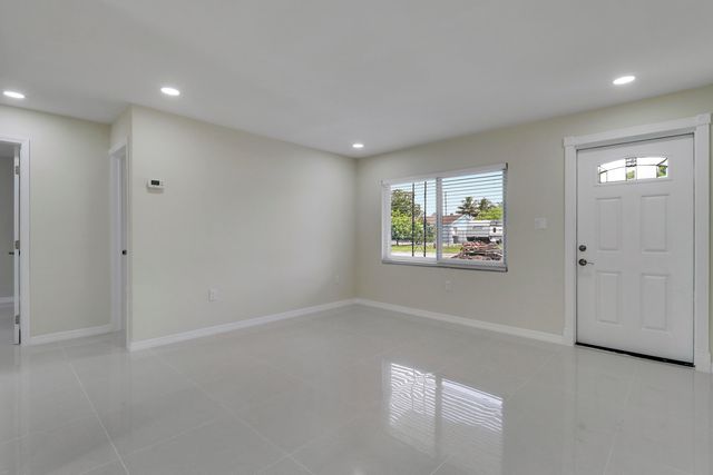 4785 Clinton Boulevard, Lake Worth, FL 33463