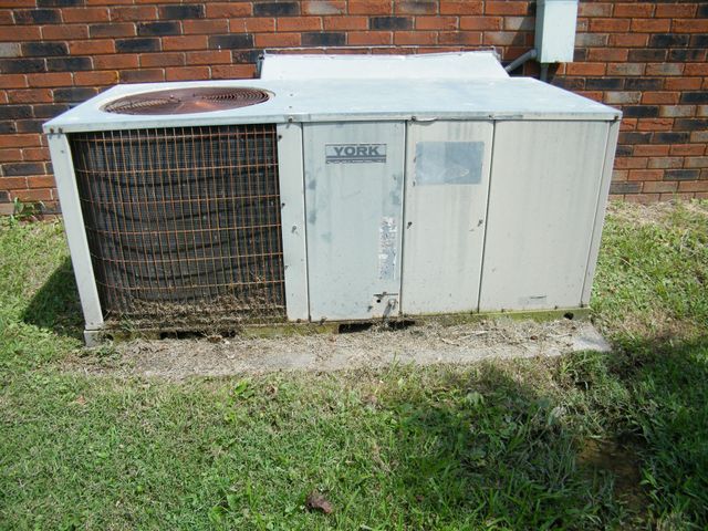 519 Swanee St, Lafayette, TN 37083