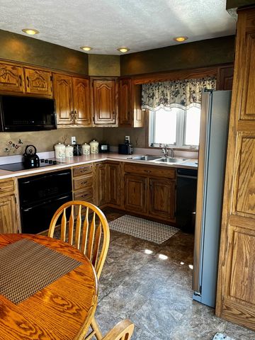 246 Holiday Hill, Lexington, OH 44904