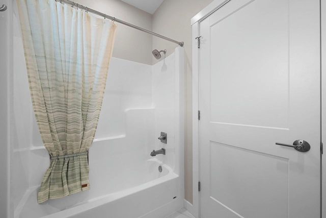 3738 RUSTIC HEIGHTS COURT, Howard, WI 54313