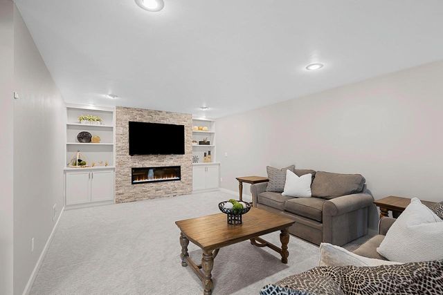 3738 RUSTIC HEIGHTS COURT, Howard, WI 54313