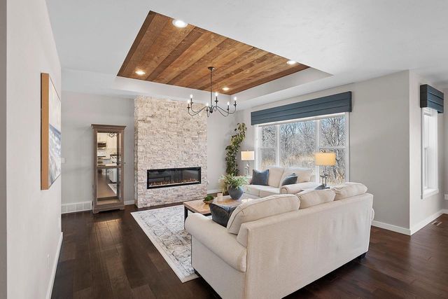 3738 RUSTIC HEIGHTS COURT, Howard, WI 54313