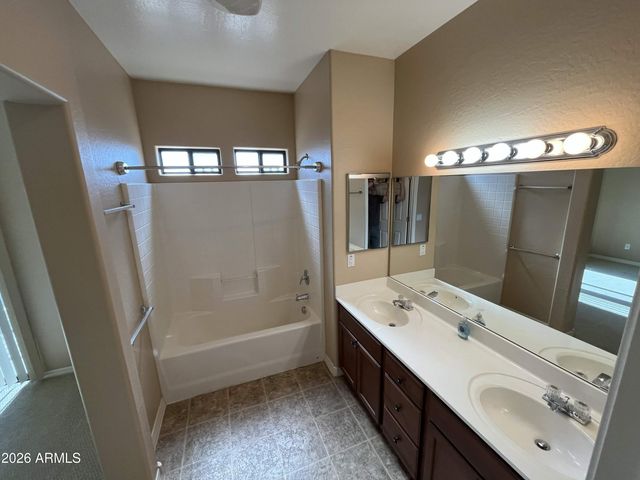 16232 N 30TH Place 4, Phoenix, AZ 85032