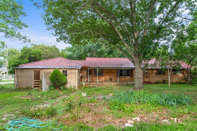 608 S Austin Street, De Leon, TX 76444