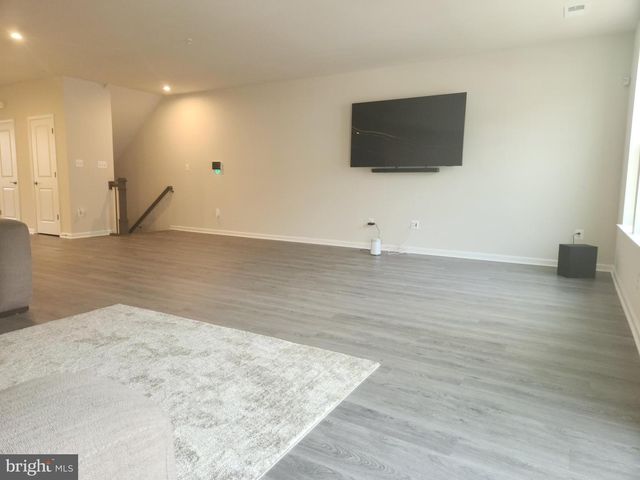10506 JIM LOVELL LN, Lanham, MD 20706