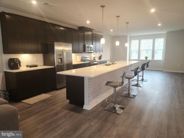 10506 JIM LOVELL LN, Lanham, MD 20706