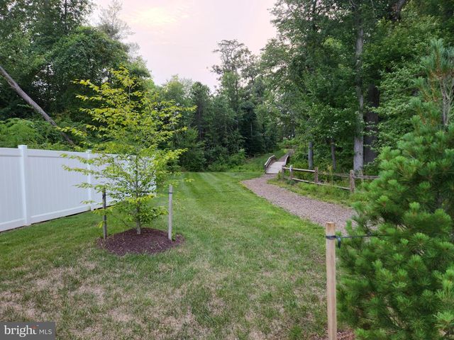10506 JIM LOVELL LN, Lanham, MD 20706