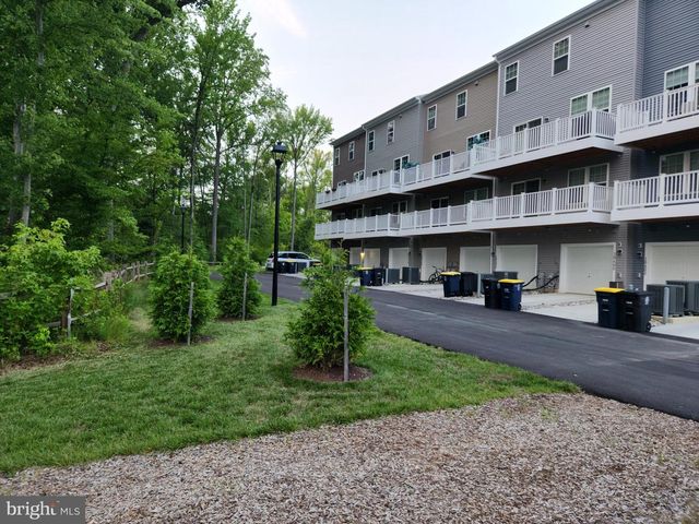 10506 JIM LOVELL LN, Lanham, MD 20706