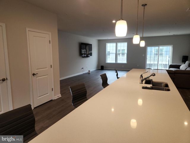 10506 JIM LOVELL LN, Lanham, MD 20706