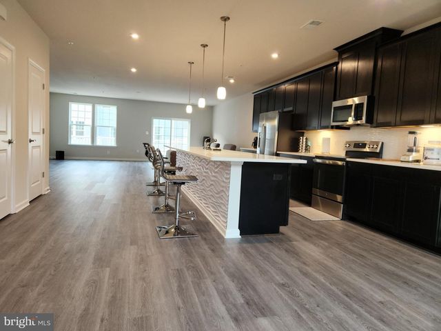 10506 JIM LOVELL LN, Lanham, MD 20706