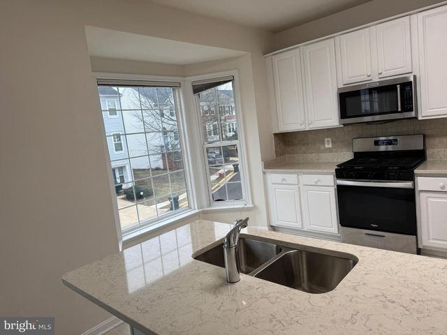 43798 VIRGINIA MANOR TER, Ashburn, VA 20148