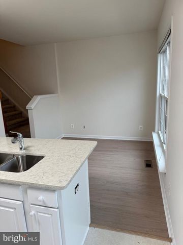 43798 VIRGINIA MANOR TER, Ashburn, VA 20148