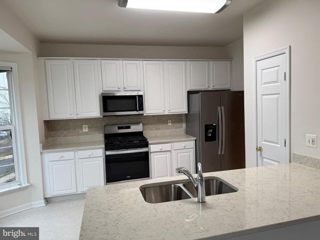 43798 VIRGINIA MANOR TER, Ashburn, VA 20148