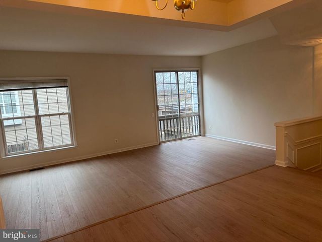 43798 VIRGINIA MANOR TER, Ashburn, VA 20148