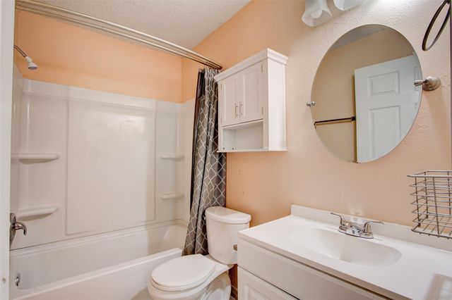 10621 Lanshire Drive A, Austin, TX 78758