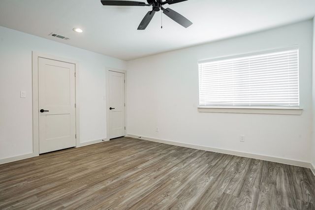 523 N Ewing Avenue 102, Dallas, TX 75203