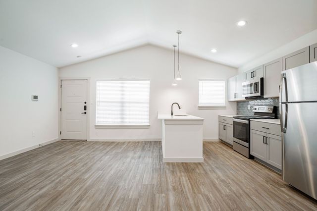 523 N Ewing Avenue 102, Dallas, TX 75203