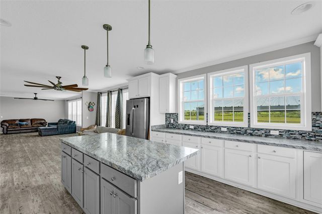 21216 Highway 73, Hamshire, TX 77762