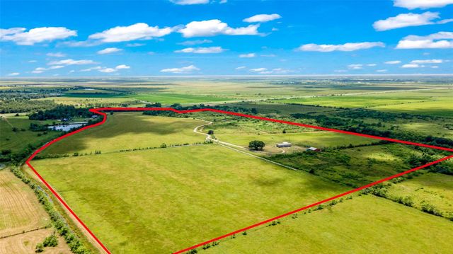 21216 Highway 73, Hamshire, TX 77762