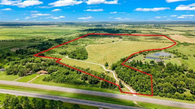 21216 Highway 73, Hamshire, TX 77762
