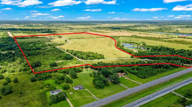 21216 Highway 73, Hamshire, TX 77762