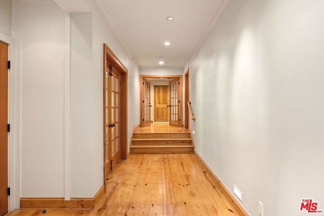 7972 Mulholland Drive, Los Angeles, CA 90046