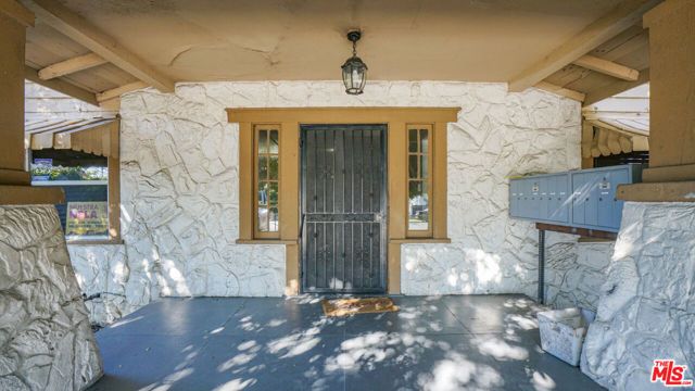 2617 Jeffries Avenue, Los Angeles, CA 90065