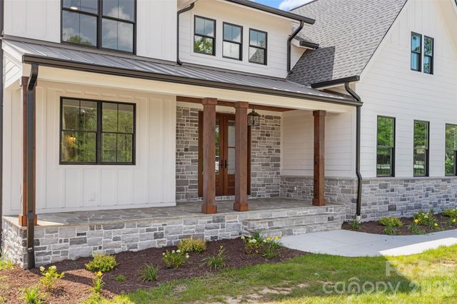 537 Riddle Mill Road, Clover, SC 29710