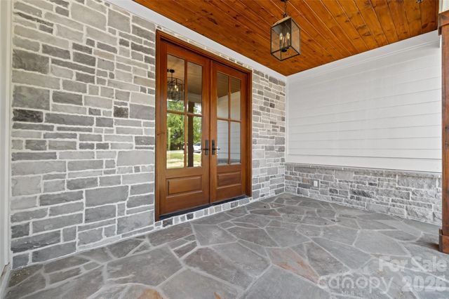 537 Riddle Mill Road, Clover, SC 29710
