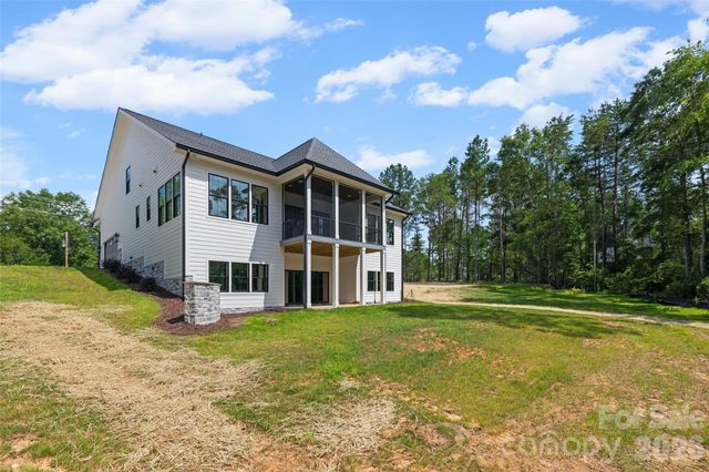 537 Riddle Mill Road, Clover, SC 29710