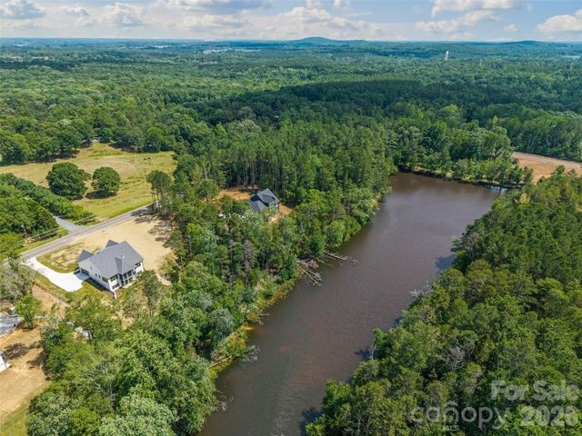 537 Riddle Mill Road, Clover, SC 29710