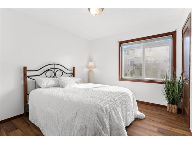 526 Hackney Avenue, Shakopee, MN 55379