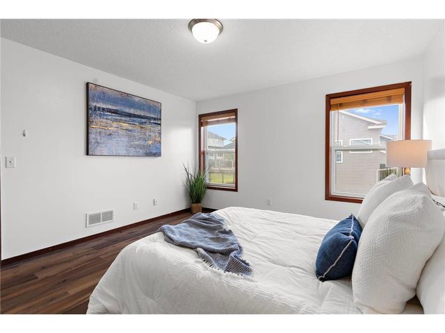 526 Hackney Avenue, Shakopee, MN 55379