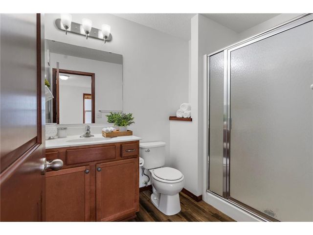 526 Hackney Avenue, Shakopee, MN 55379