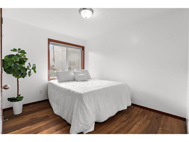 526 Hackney Avenue, Shakopee, MN 55379