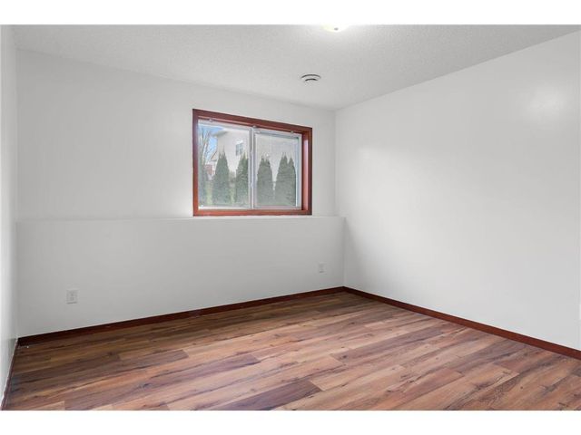 526 Hackney Avenue, Shakopee, MN 55379