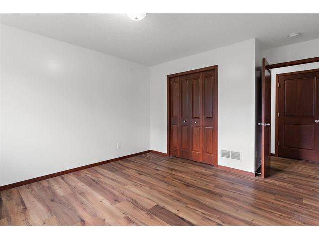 526 Hackney Avenue, Shakopee, MN 55379