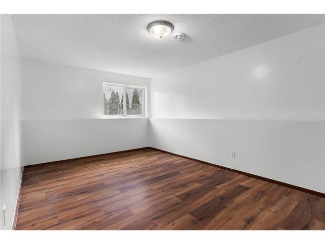 526 Hackney Avenue, Shakopee, MN 55379