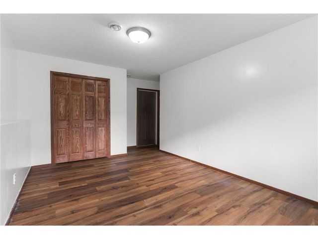 526 Hackney Avenue, Shakopee, MN 55379