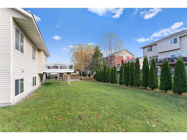 526 Hackney Avenue, Shakopee, MN 55379