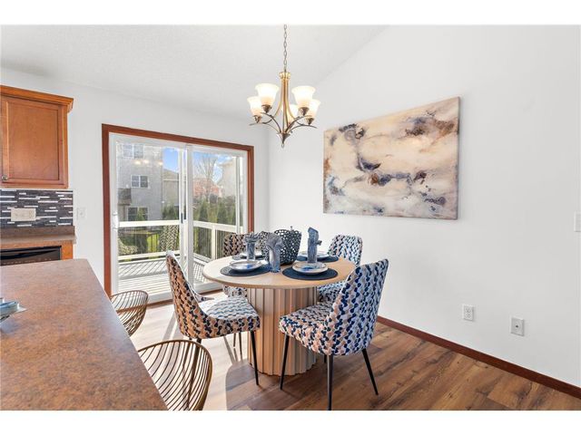 526 Hackney Avenue, Shakopee, MN 55379