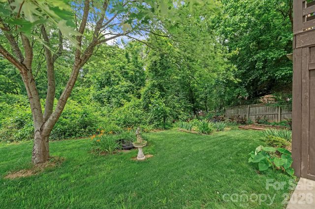 154 Richmond Hill Drive, Asheville, NC 28806