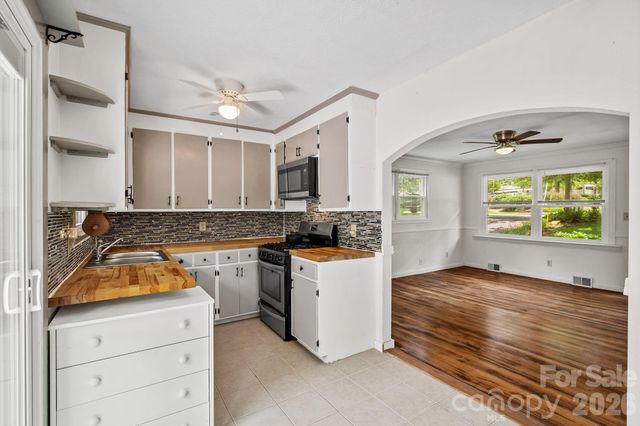 154 Richmond Hill Drive, Asheville, NC 28806