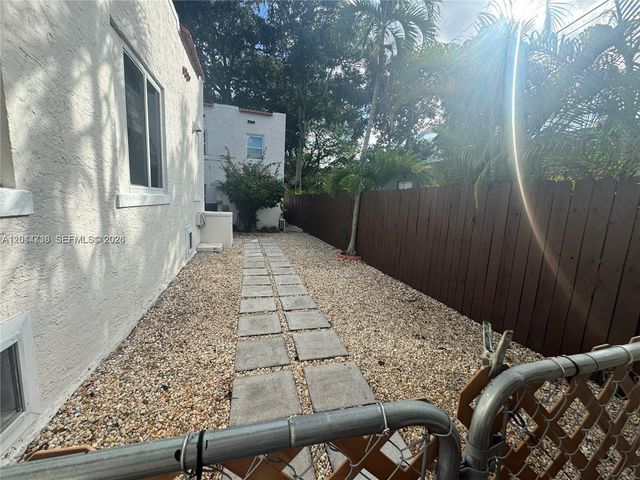 536 NE 69th St 536, Miami, FL 33138