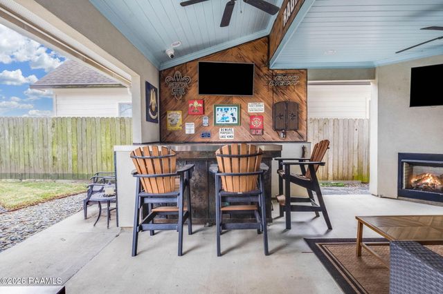 213 Cypress View Drive, Youngsville, LA 70592