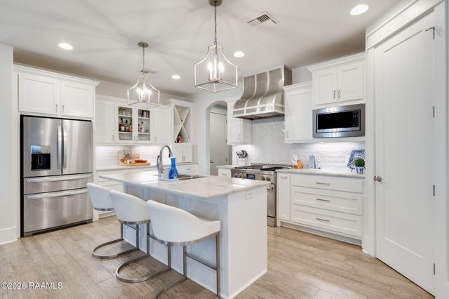 213 Cypress View Drive, Youngsville, LA 70592