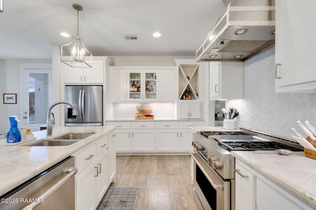 213 Cypress View Drive, Youngsville, LA 70592